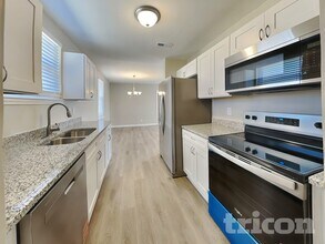 213 Walnut Crest Dr in Gallatin, TN - Building Photo - Building Photo