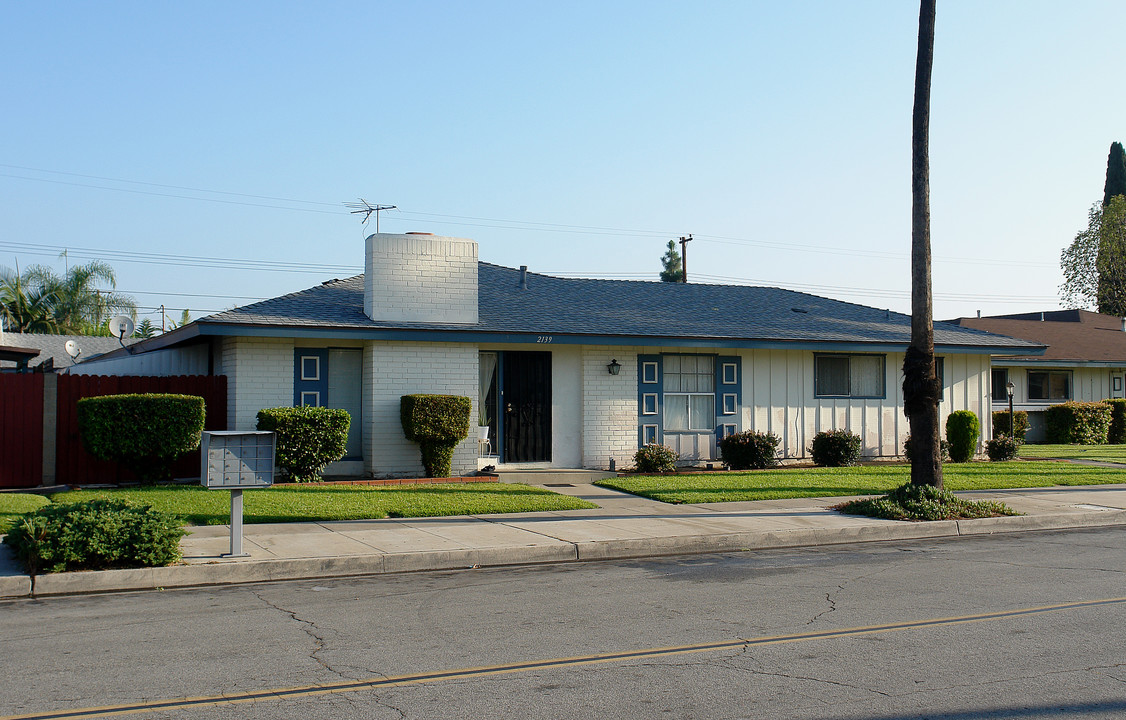 2139 E Almont Ave in Anaheim, CA - Building Photo