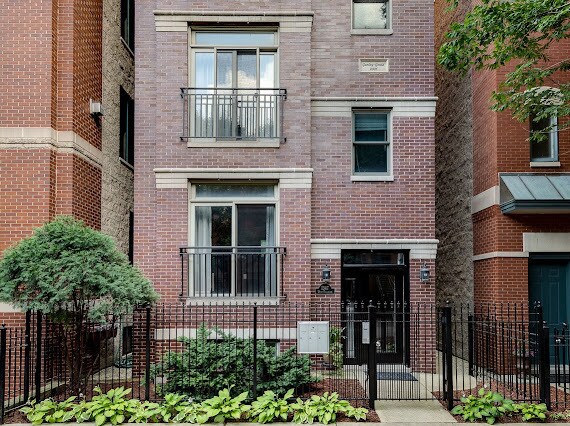 1347 W Fillmore St in Chicago, IL - Building Photo