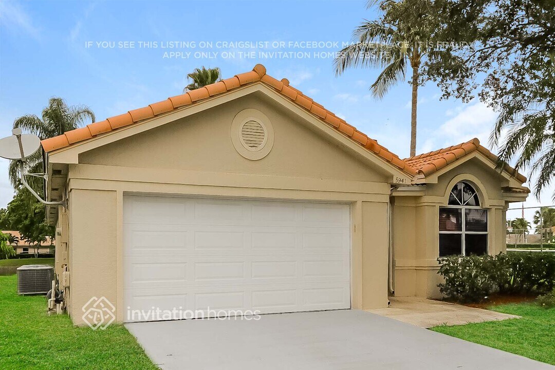 5941 Aquamarine Way in Boynton Beach, FL - Building Photo