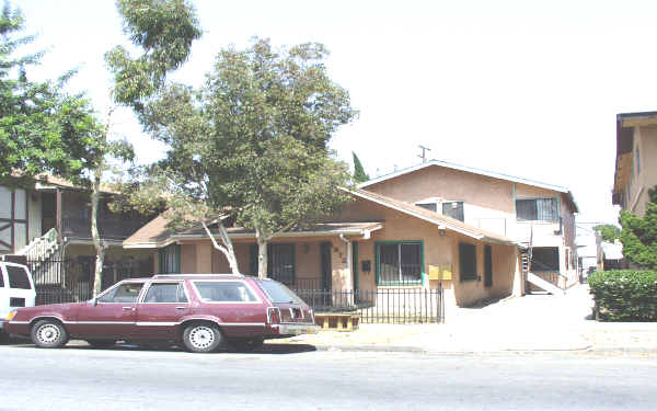 1872 Pine Ave in Long Beach, CA - Building Photo