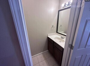 6670 S Wilson Rd in Radcliff, KY - Building Photo - Building Photo