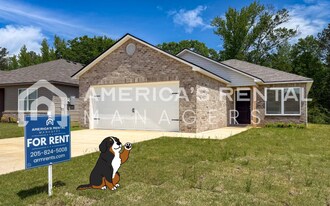 651 Antler Wy in Lincoln, AL - Building Photo