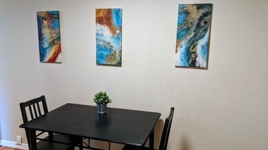 2255 1st Ave N in St. Petersburg, FL - Foto de edificio - Building Photo