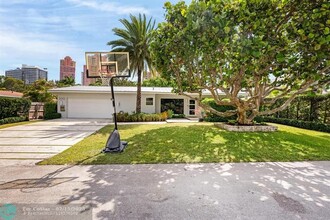 2012 NE 31st Ave in Fort Lauderdale, FL - Foto de edificio - Building Photo