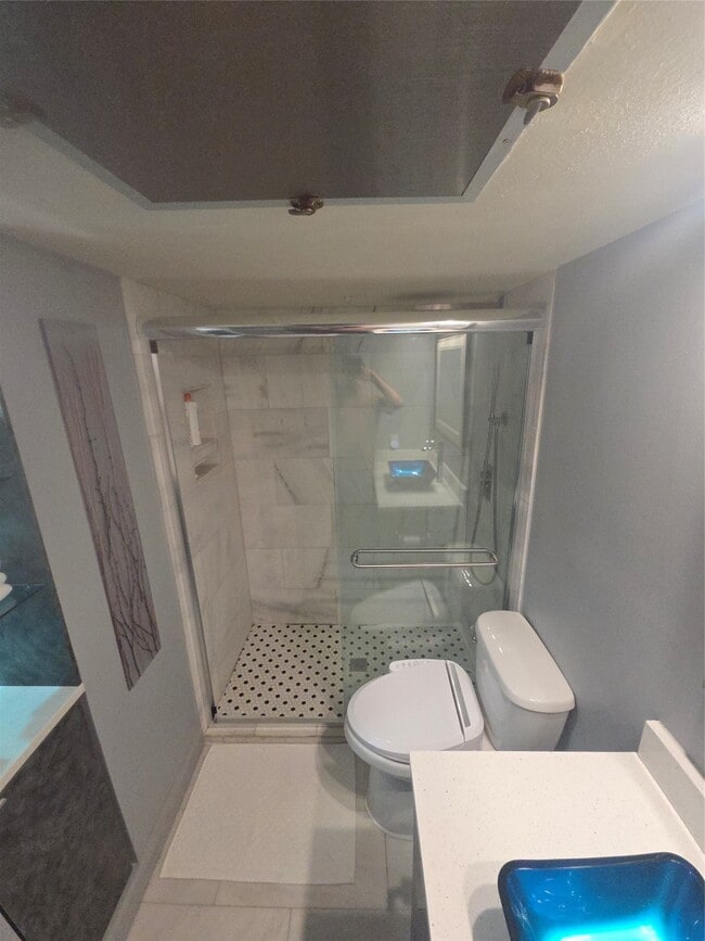 2250 Bering Dr in Houston, TX - Building Photo - Building Photo