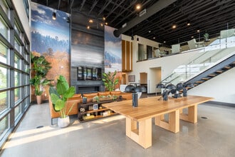 Pine at Wildroot in Missoula, MT - Foto de edificio - Building Photo