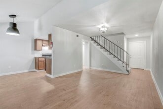2414 Burleson Ct in Austin, TX - Building Photo - Building Photo