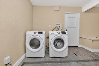 2 Sweetbay Ln in Orlando, FL - Foto de edificio - Building Photo