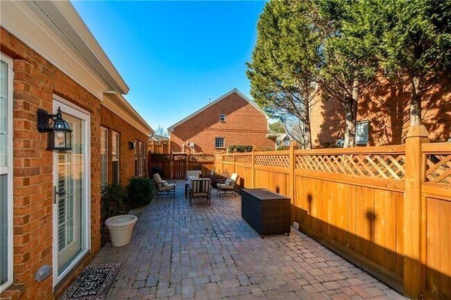 408 Wellwood Way in Roswell, GA - Building Photo - Building Photo