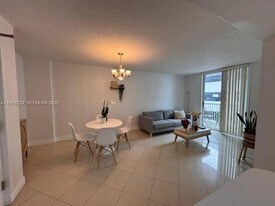 104 SW 9th St in Miami, FL - Building Photo
