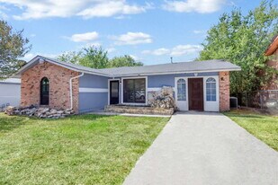 5762 Broken Lance St in San Antonio, TX - Building Photo