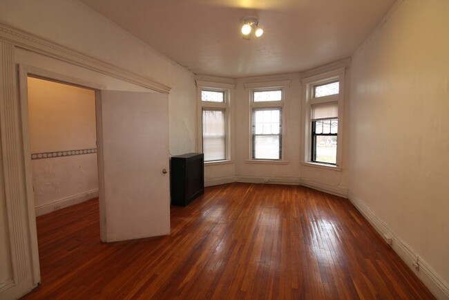 382 Riverway, Unit 2 in Boston, MA - Building Photo - Building Photo