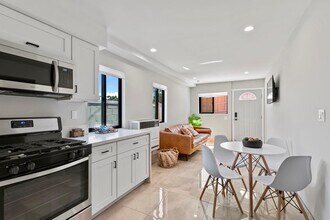 6038 W 75th St in Los Angeles, CA - Building Photo - Building Photo