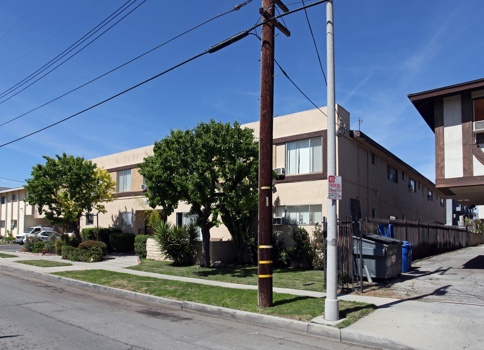 18355 Malden St in Northridge, CA - Building Photo