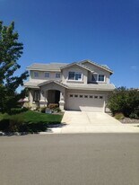 2685 Glen Eagles Dr in Reno, NV - Building Photo