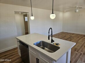 827 E Marlette Ave in Phoenix, AZ - Building Photo - Building Photo