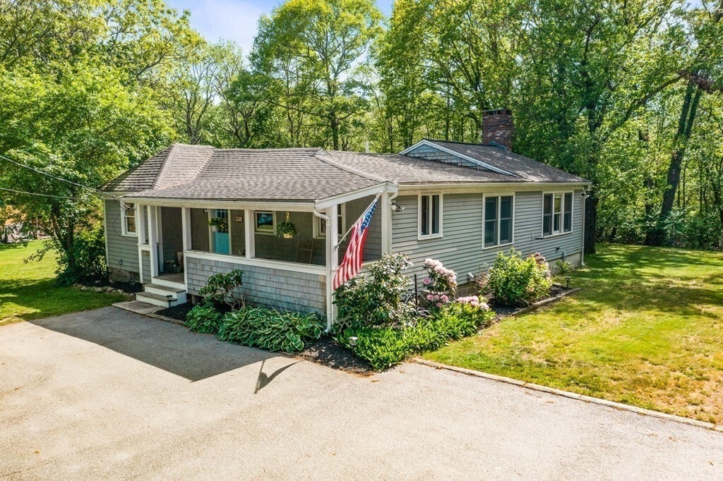 168R Stockbridge Rd in Scituate, MA - Building Photo