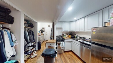 57 Carmine Street in New York, NY - Foto de edificio - Floor Plan