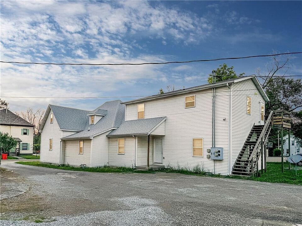 1427 9th St in Charleston, IL - Building Photo
