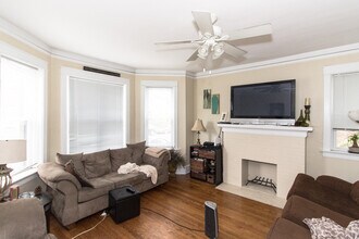 3703 N Racine Ave, Unit 1F in Chicago, IL - Foto de edificio - Building Photo