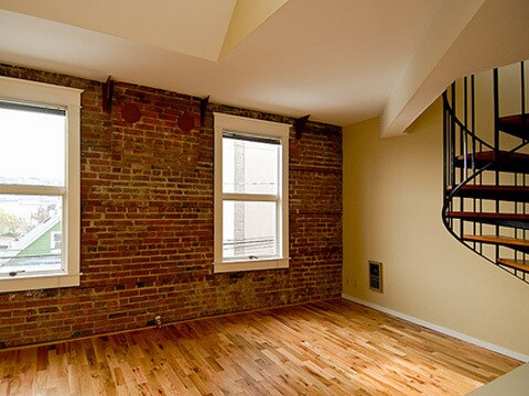 Princess Apartments in Seattle, WA - Building Photo - Building Photo