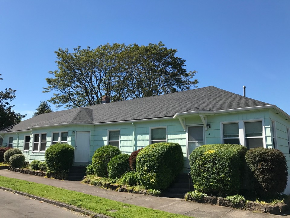 535 NE Rosa Parks Way in Portland, OR - Foto de edificio