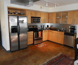 329 E Colorado Blvd in Dallas, TX - Building Photo - Building Photo