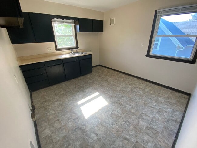 5952 N 84th St in Milwaukee, WI - Building Photo - Building Photo