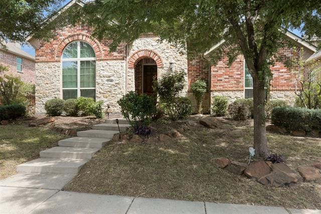 property at 2346 Arezzo Ln