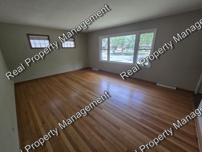 8118 Monroe Ave in Munster, IN - Building Photo - Building Photo