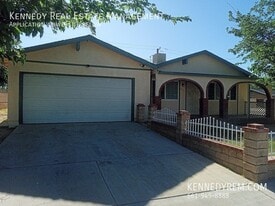 44317 Benald St in Lancaster, CA - Building Photo