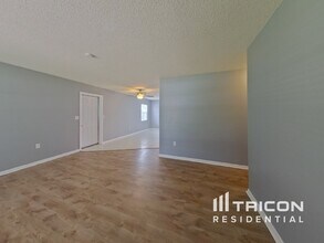 3415 W Bay Ave in Tampa, FL - Building Photo - Building Photo