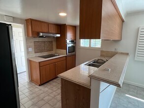 3187 Calle Quebracho in Thousand Oaks, CA - Building Photo - Building Photo
