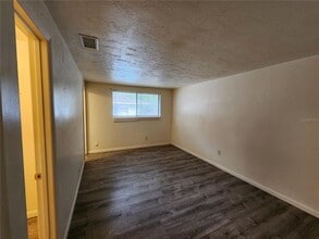 7012 SW 6th Pl in Gainesville, FL - Building Photo - Building Photo