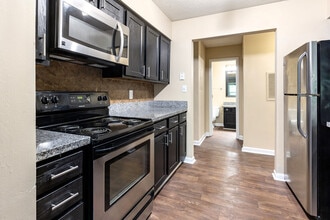 Sorrento Apartment Homes in Greenville, SC - Foto de edificio - Building Photo