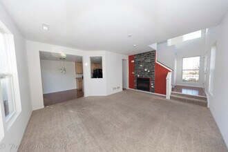 636 Hawley Dr in Oswego, IL - Foto de edificio - Building Photo