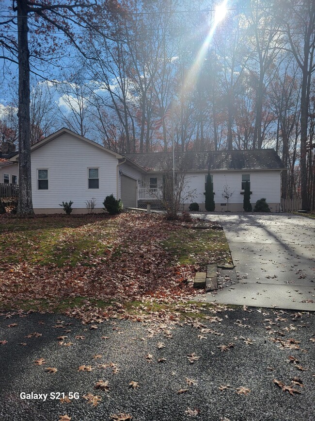 140 Shelley Ln in Crossville, TN - Building Photo - Building Photo