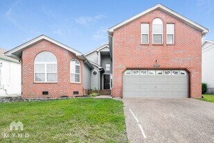 6216 Rocky Top Dr in Nashville, TN - Building Photo