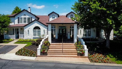 The Louis Overland Park in Overland Park, KS - Building Photo - Building Photo