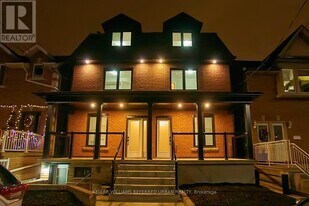 911 Dovercourt Rd in Toronto, ON - Building Photo