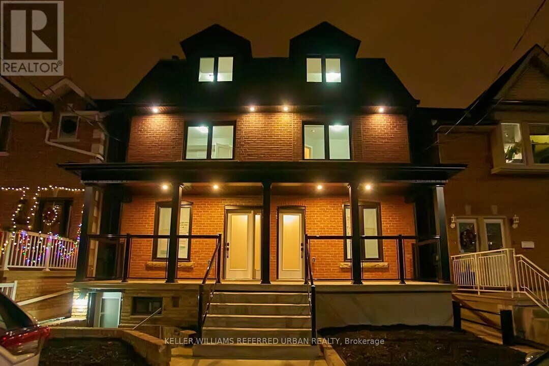 911 Dovercourt Rd in Toronto, ON - Building Photo