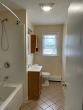 44 N Woody Hill Rd, Unit North Woody Hill in Bradford, RI - Building Photo - Building Photo