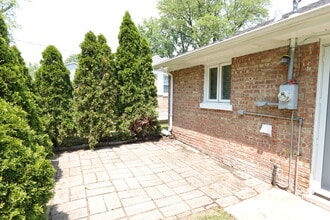 2045 Magnolia Rd in Homewood, IL - Building Photo - Building Photo