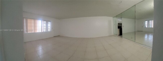 10080 Twin Lakes Dr in Coral Springs, FL - Building Photo - Building Photo