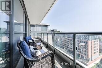 120-120 Eagle Rock Way in Vaughan, ON - Building Photo - Building Photo