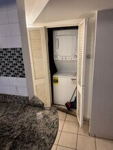 1941 N Monticello Ave, Unit G in Chicago, IL - Building Photo - Building Photo