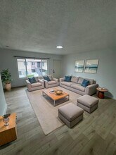 1131 N Onondaga Ave, Unit 4 in Anaheim, CA - Building Photo - Building Photo