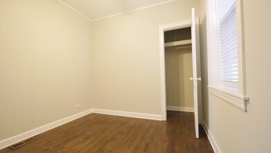 2259 W Hirsch St in Chicago, IL - Building Photo - Building Photo
