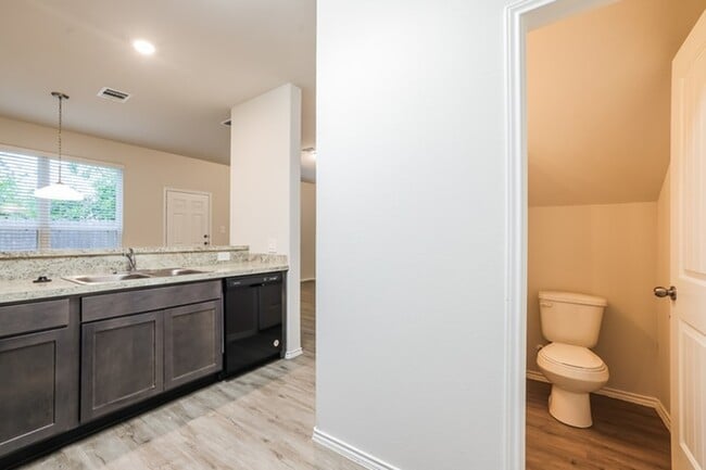 21514 Kimro Ln in Houston, TX - Foto de edificio - Building Photo